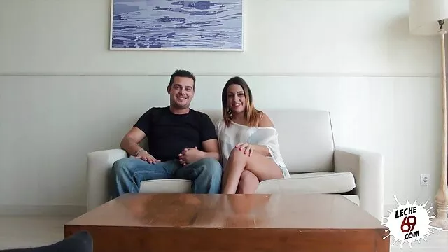 La MILF Chennin incesto español hentai Blanc se mete un tronco negro grueso en el culo