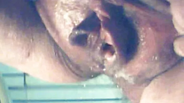 Flaming Ginger Penny Pax ensancha henati en español el coño mojado con una gran polla!